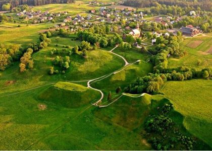 Virš Trakų ir Kernavės
